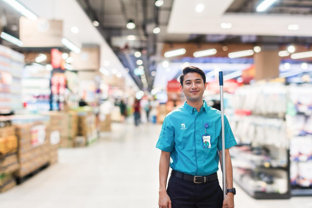Toko Bersih = Omzet Naik? Ini Peran Penting Jasa Cleaning Retail!