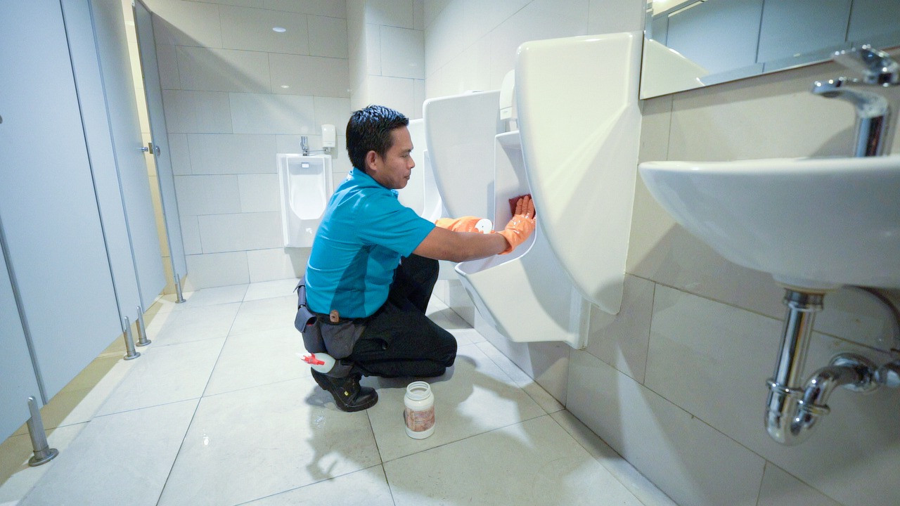 Jasa Cleaning Service Malang Terbaik untuk Hotel, Resort, dan Guest House